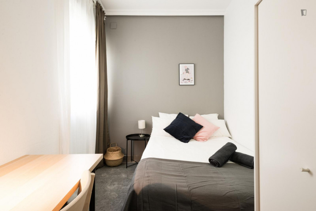 Double bedroom in a 5 bedroom in Madrid - Madrid - chambre - ImmoJeune