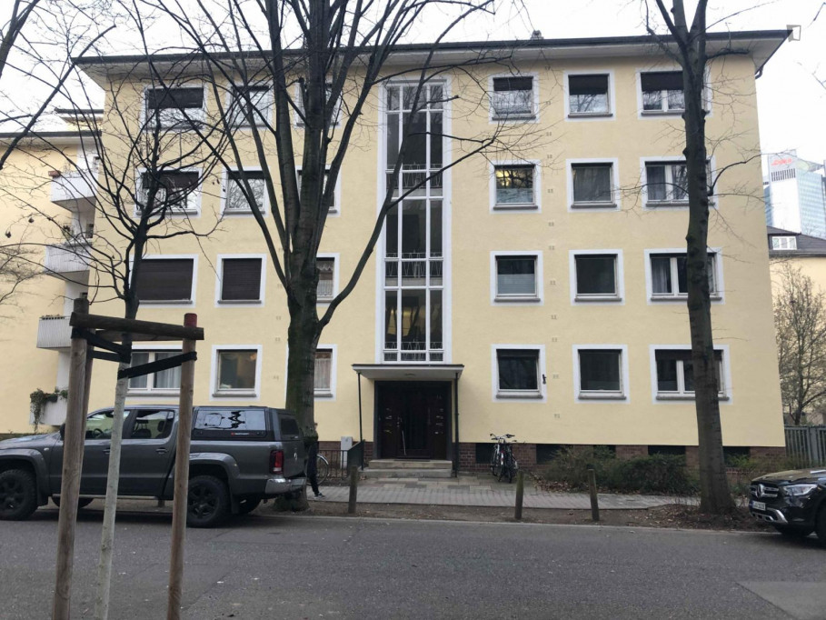 Pleasant double bedroom with balcony in Westend-Süd