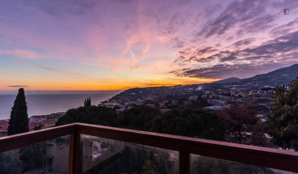 Modern 3-bedroom apartment in sunny Sanremo