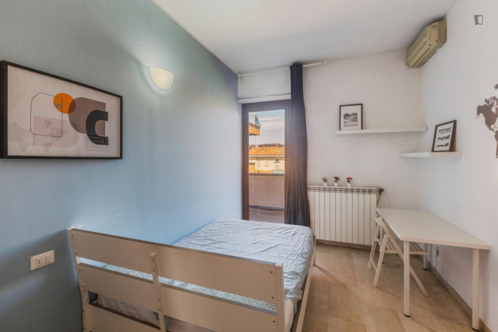 Comfortable Double Bedroom close to Porta Romana  - Milan - chambre - ImmoJeune