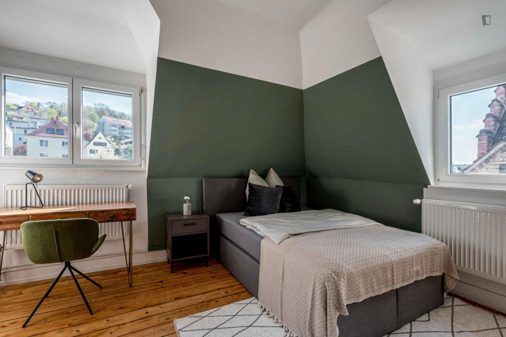 Neat single bedroom in Feuerbach