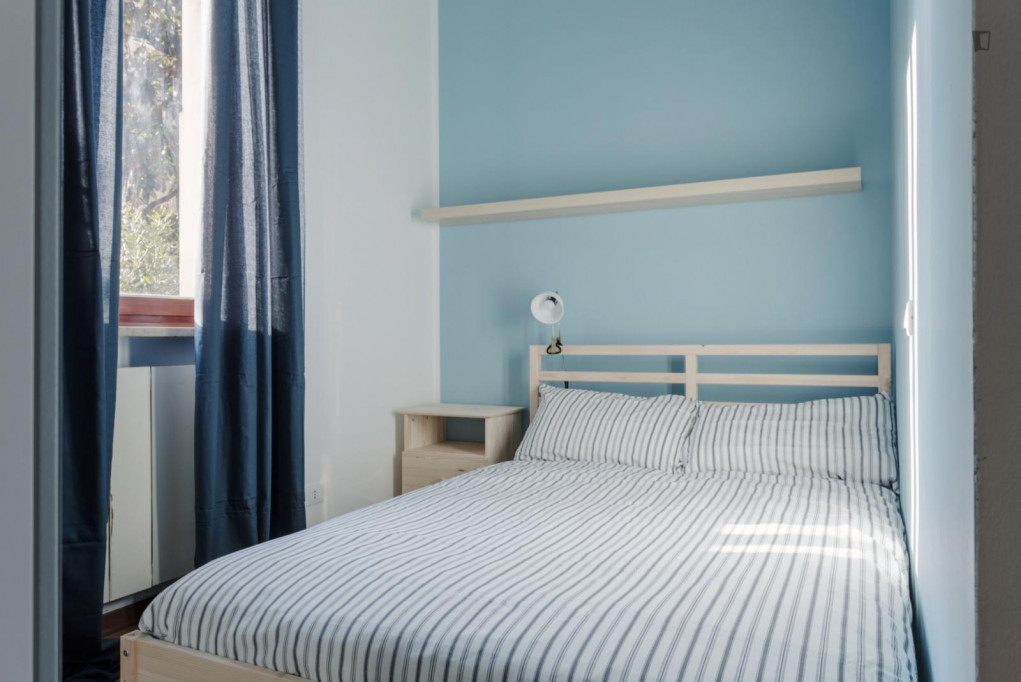 Charming Double Bedroom close to Porta Romana metro station - Milan - chambre - ImmoJeune