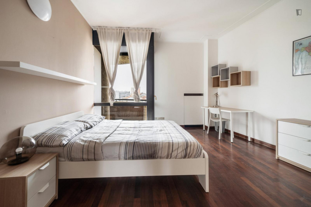 Enticing Double Bedroom close to Pagano metro station - Milan - chambre - ImmoJeune