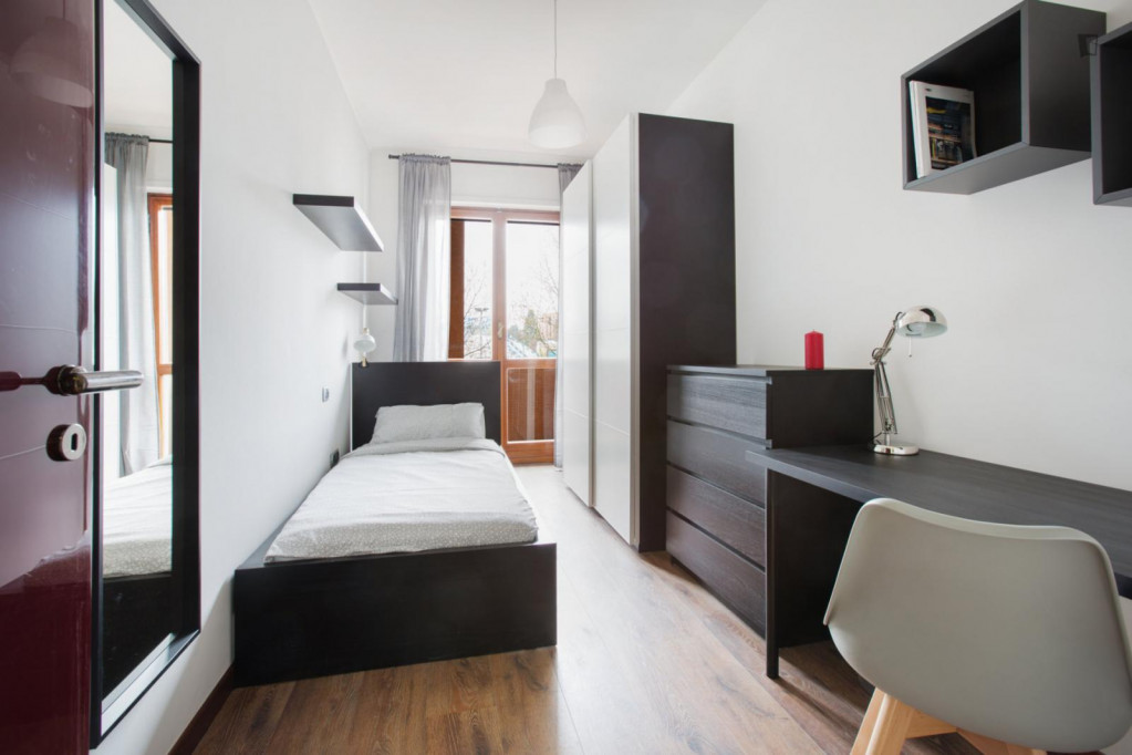 Light single bedroom with a balcony, in the Washington neighbourhood - Milan - chambre - ImmoJeune