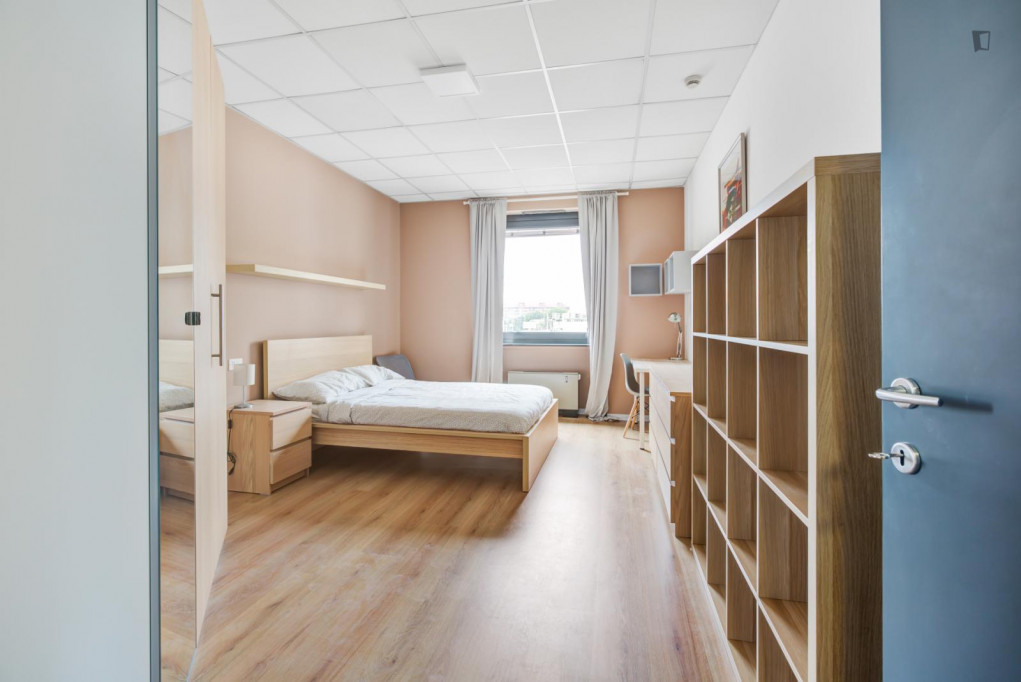 Bright double bedroom, close to Udine metro station - Milan - chambre - ImmoJeune