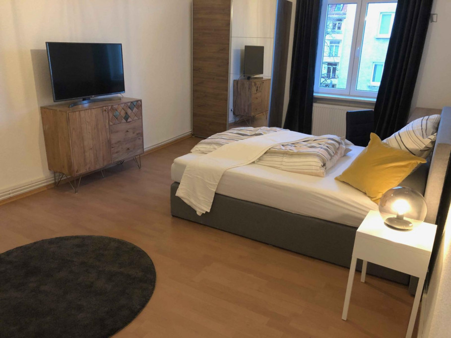 Single bedroom in a 3-bedroom apartment - Frankfurt am Main - chambre - ImmoJeune