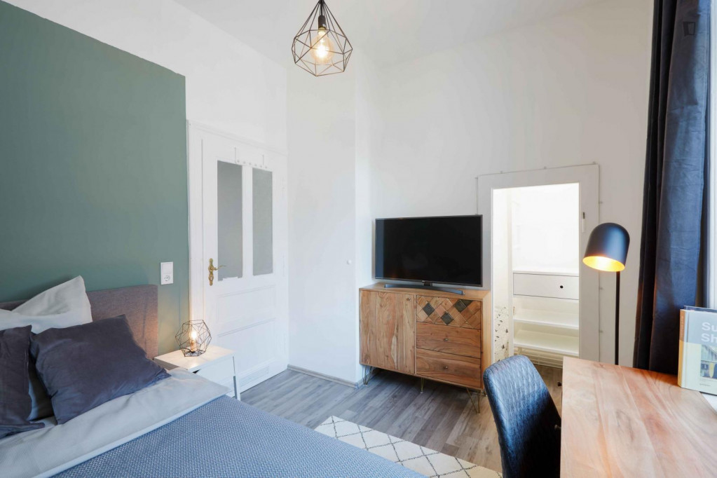 Stylish single bedroom in a 6-bedroom apartment in Bornheim/Ostend - Frankfurt am Main - chambre - ImmoJeune