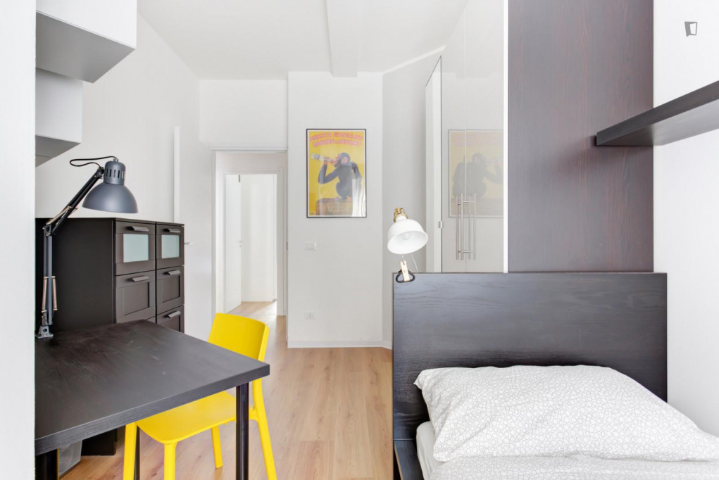 Graceful Double Bedroom next to San Vittore neighbourhood  - Milan - chambre - ImmoJeune