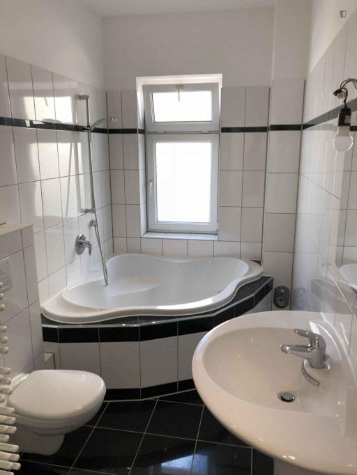 Pleasant double bedroom near Zoo Frankfurt
