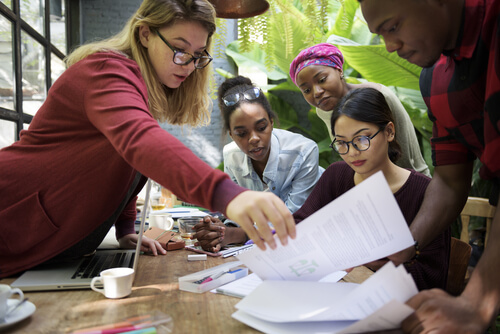 students working as a parttime job in Australia